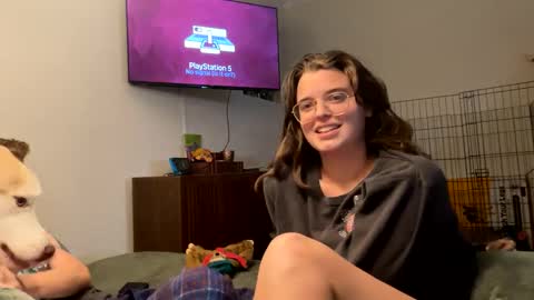 Snapshot of stringsandcurves chatting on March 9, 3:54 am StringsNCurves online show from March 9, 3:54 am