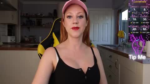 Snapshot of stripmequick chatting on January 13, 2:21 pm Amorina online show from January 13, 2:21 pm