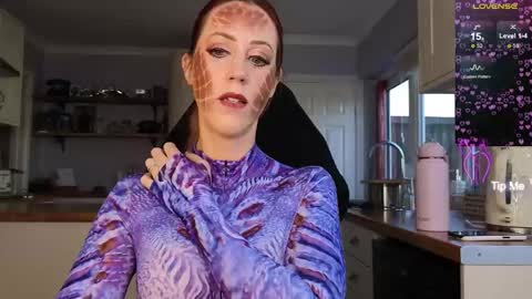 Snapshot of stripmequick chatting on October 28, 10:30 am Amorina online show from October 28, 10:30 am