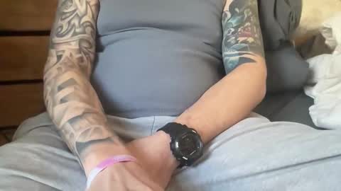 Snapshot of stroking33again chatting on February 9, 3:05 pm stroking33again online show from February 9, 3:05 pm