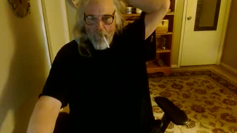 Snapshot of stroknpoker chatting on March 10, 10:20 am stroknpoker online show from March 10, 10:20 am