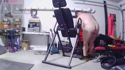 strong_bear89 online show from April 7, 8:09 pm