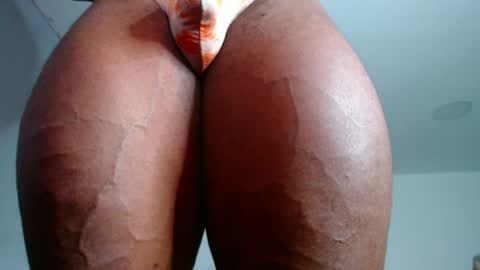 Snapshot of strong_george1 chatting on December 5, 10:12 pm strong_george1 online show from December 5, 10:12 pm