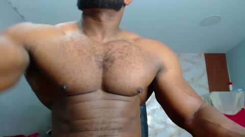 Snapshot of strong_george1 chatting on February 7, 12:09 am strong_george1 online show from February 7, 12:09 am