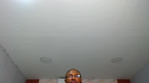 Snapshot of strong_george1 chatting on February 23, 10:09 pm strong_george1 online show from February 23, 10:09 pm