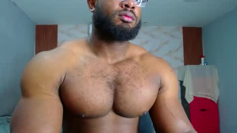 Snapshot of strong_george1 chatting on February 25, 11:55 pm strong_george1 online show from February 25, 11:55 pm