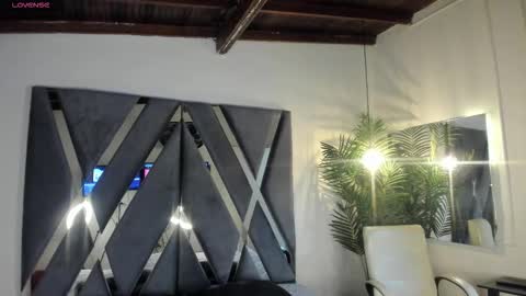 Snapshot of strong_girl_ chatting on February 26, 10:58 am Alexa online show from February 26, 10:58 am