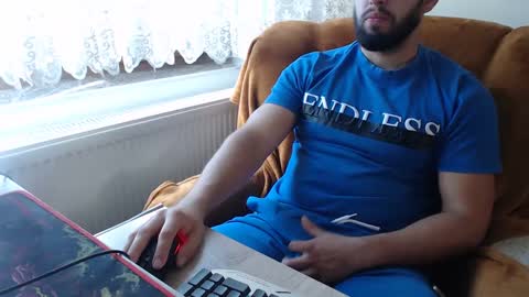 Snapshot of strongcoffee10 chatting on September 22, 8:16 am StrongCoffee online show from September 22, 8:16 am