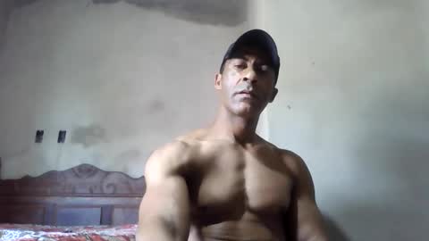 Snapshot of strongdaddyfantastic chatting on February 28, 6:31 pm strongdaddyfantastic online show from February 28, 6:31 pm