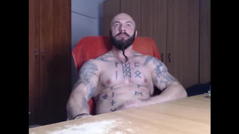 Snapshot of strongivan chatting on November 13, 5:28 am StrongIvan online show from November 13, 5:28 am