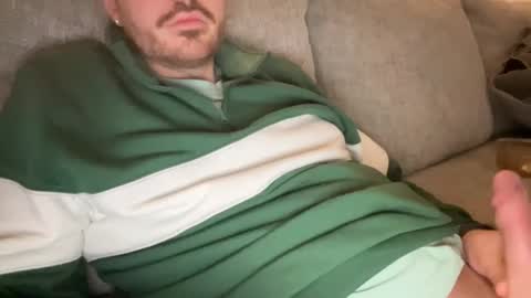 Snapshot of strongman4u2do chatting on December 19, 3:18 am Jay online show from December 19, 3:18 am