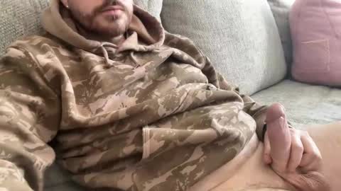 Snapshot of strongman4u2do chatting on February 8, 6:12 pm Jay online show from February 8, 6:12 pm