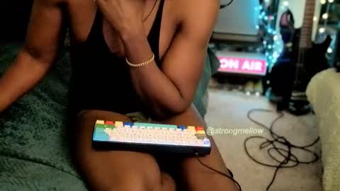 strongmellow online show from November 29, 6:33 pm