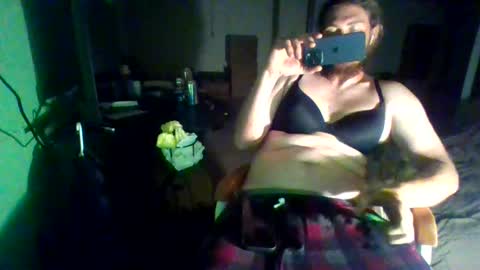 Snapshot of strumie3534336684 chatting on May 9, 7:57 am strumie3534336684 online show from May 9, 7:57 am