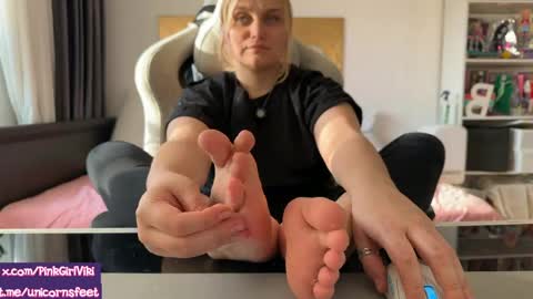 goddess online show from April 13, 2:44 pm