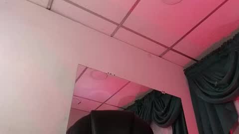 stuart_boy_ online show from December 24, 4:00 am