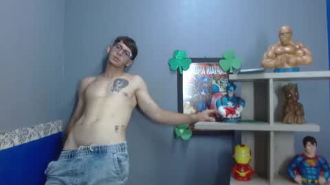 stuart_white online show from September 9, 8:08 pm