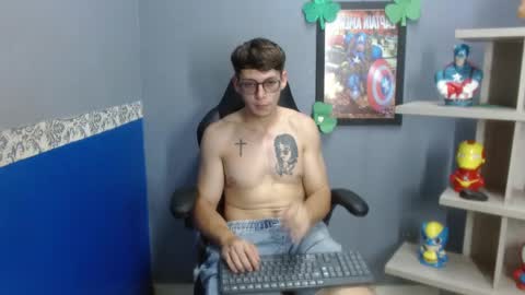 stuart_white online show from September 17, 7:59 pm