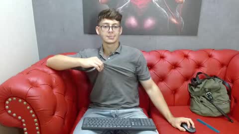 stuart_white online show from September 23, 10:13 pm