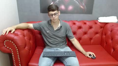 stuart_white online show from September 26, 8:02 pm