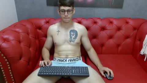 stuart_white online show from September 27, 8:14 pm