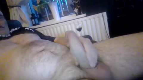 Snapshot of stud_1975 chatting on January 18, 8:18 am stud_1975 online show from January 18, 8:18 am