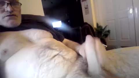 Snapshot of stud_1975 chatting on April 4, 1:04 am stud_1975 online show from April 4, 1:04 am