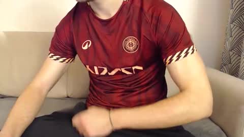 Snapshot of studfromparis chatting on April 1, 2:47 pm Stud From Paris online show from April 1, 2:47 pm