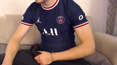 Snapshot of studfromparis chatting on April 23, 3:03 pm Stud From Paris online show from April 23, 3:03 pm