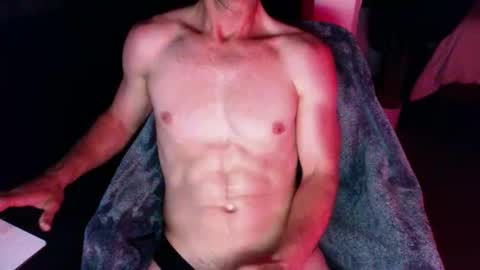 studmuffin_420 online show from April 20, 4:26 am