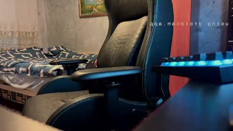 studply7 online show from April 1, 4:48 pm