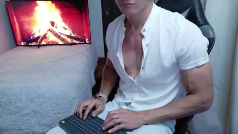 stylish man online show from May 15, 8:05 pm