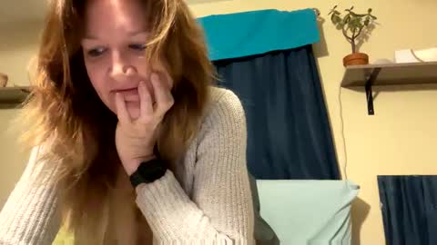 Snapshot of sub4you69brat chatting on February 21, 2:50 am sub4you69brat online show from February 21, 2:50 am