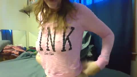 Snapshot of sub4you69brat chatting on December 15, 6:01 pm sub4you69brat online show from December 15, 6:01 pm