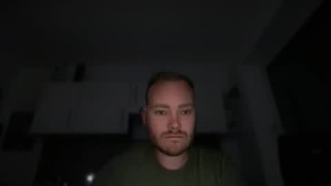 Snapshot of sub_austr chatting on October 28, 9:39 pm sub_austr online show from October 28, 9:39 pm