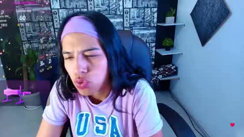 Snapshot of sub_scarlett_ chatting on December 3, 8:40 pm sub_scarlett_ online show from December 3, 8:40 pm