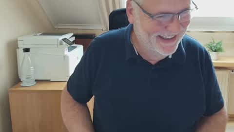 subbear1968 online show from May 12, 1:30 pm