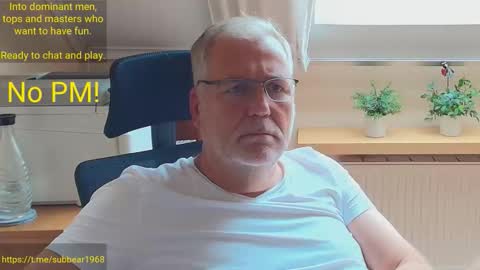 Snapshot of subbear1968 chatting on June 10, 3:33 pm subbear1968 online show from June 10, 3:33 pm