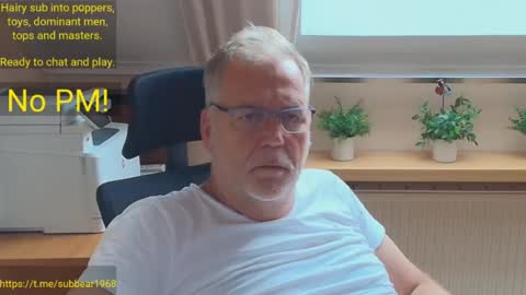 Snapshot of subbear1968 chatting on June 13, 5:05 am subbear1968 online show from June 13, 5:05 am