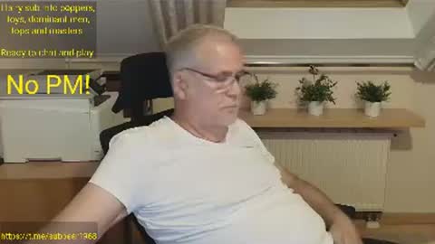 Snapshot of subbear1968 chatting on June 21, 8:33 pm subbear1968 online show from June 21, 8:33 pm