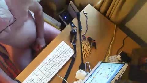 Snapshot of submissive1234567 chatting on November 15, 10:45 am submissive1234567 online show from November 15, 10:45 am