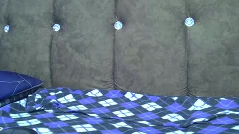 Snapshot of submissive_slut001 chatting on December 28, 4:52 pm submissive_slut001 online show from December 28, 4:52 pm