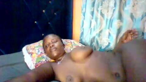 submissive_slut001 online show from January 14, 7:36 am