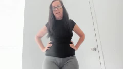Snapshot of submissivepeachgoddess chatting on May 3, 2:23 pm Submissie Peach Goddess online show from May 3, 2:23 pm