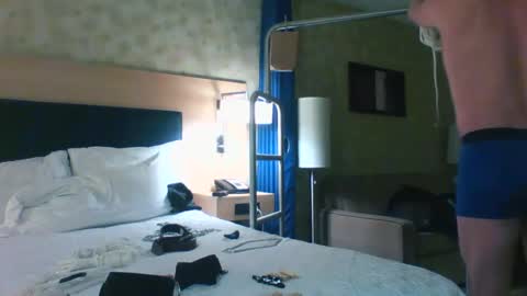 Snapshot of suboutdoors11 chatting on February 27, 1:16 am suboutdoors11 online show from February 27, 1:16 am