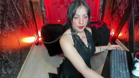 Yunna online show from December 19, 1:07 pm
