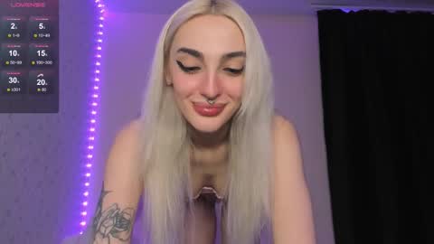 Chloe online show from November 1, 3:03 pm