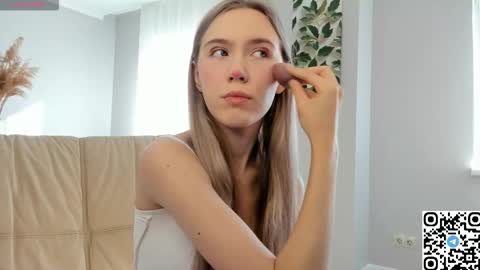 Snapshot of succubelle chatting on October 2, 6:20 am Eda online show from October 2, 6:20 am