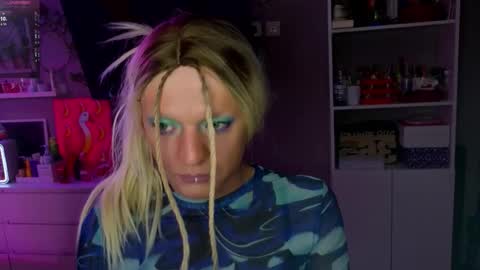 Snapshot of succubu_ss chatting on February 12, 2:17 am succubu_ss online show from February 12, 2:17 am