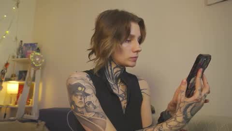 Snapshot of succubus_66 chatting on March 19, 9:35 am succubus_66 online show from March 19, 9:35 am